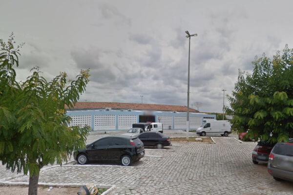 Foto da fachada do Hospital Regional Cleodon Carlos de Andrade