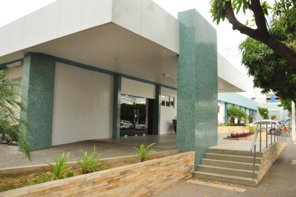 Foto da fachada do Hospital Rafael Fernandes